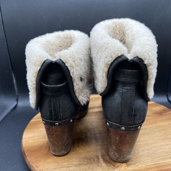 UGG Women’s Size 7 Lynnea Leather Ankle Boot Studded Wood Heels Roll Down 3207 - Picture 4 of 9